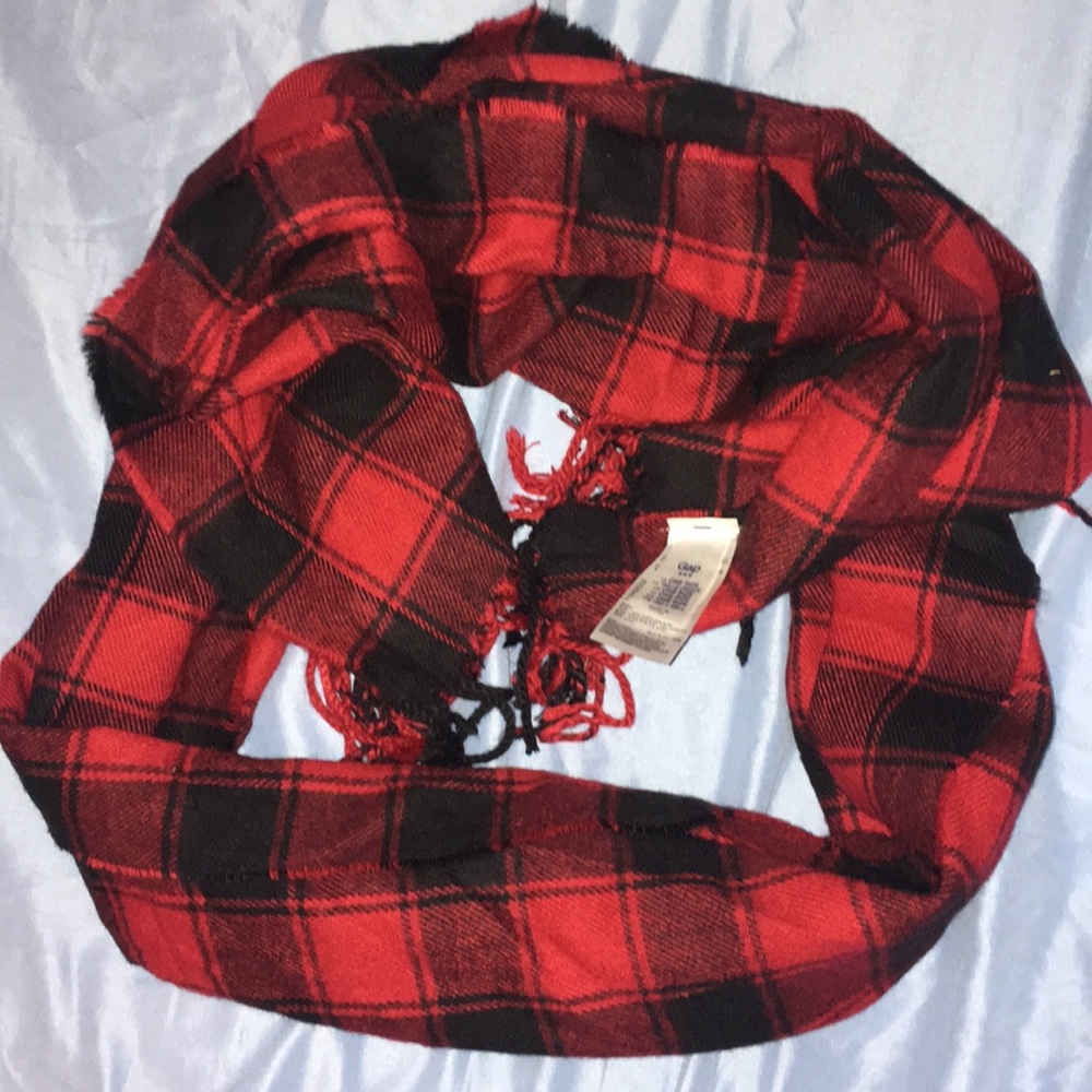 Gap plaid scarf